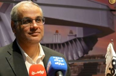 رئیس‌جمهور جایزه سرمایه‌گذار برتر نیروگاه‌های خورشیدی کشور را به گروه فولاد مبارکه اهدا کرد