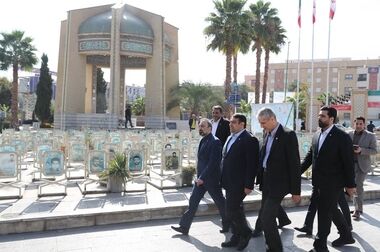 بازدید مدیرعامل بانک ملی ایران از نحوه خدمات رسانی به مشتریان در شعب اصفهان