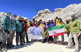 صعود تیم کوهنوردی بانک سامان به بام ایران