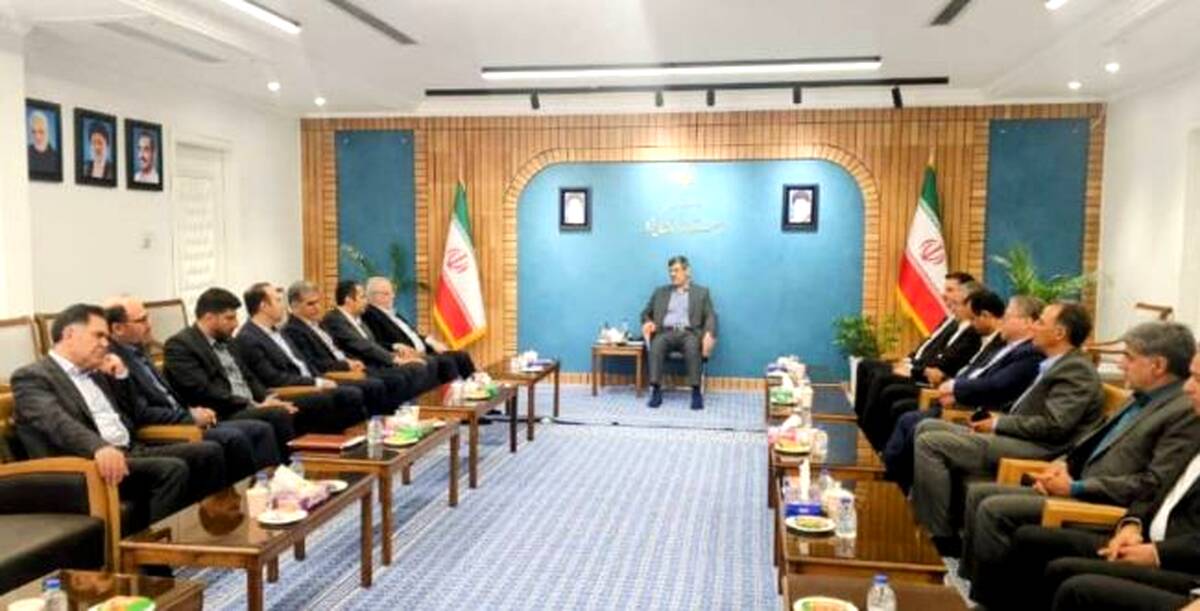 توسعه زیرساخت معادن یزد در شمار برنامه های ایمیدرو/ استاندار: احداث نیروگاه خورشیدی و تامین آب؛ پیش نیاز توسعه صنایع یزد