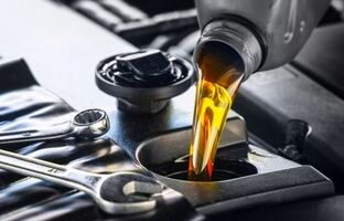روایت فروشندگان از جهش قیمت روغن موتور در بازار/ سرویس خودرو میلیونی شد!