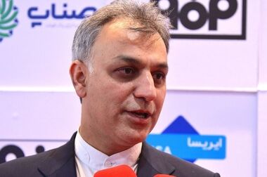 بازدید مدیرکل صنایع معدنی وزارت صمت و هیئت همراه از نواحی مختلف تولید شرکت فولاد مبارکه