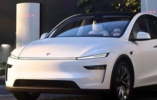 ایلان ماسک: خودروی تسلا خودش از کارخانه به خانه مشتری رفت