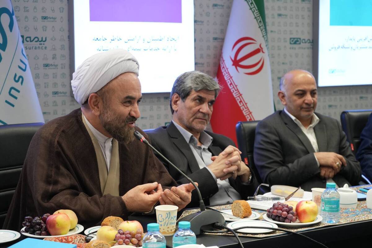 با حضور خانواده دو شهید دانش آموز میناب «دی نامیت » بیمه دی رونمایی شد / امکان خرید و فروش بدون تعطیلی 