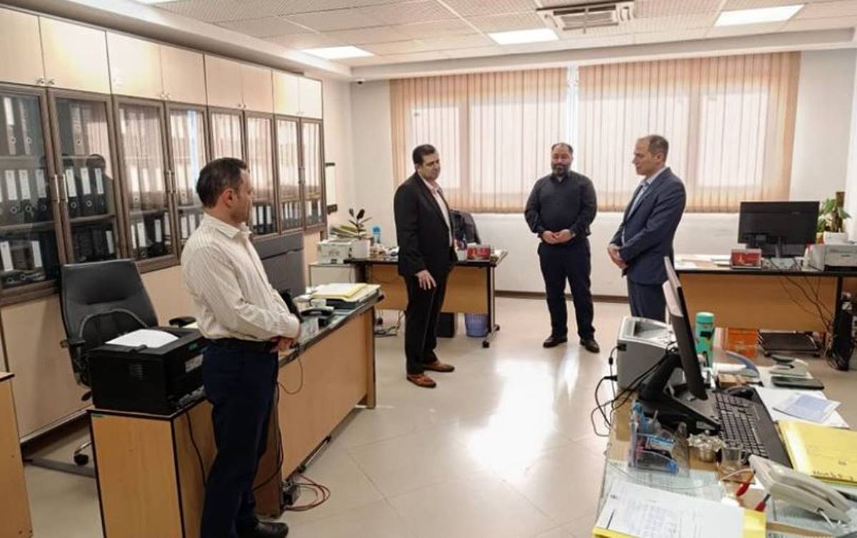 بازدید سرزده مدیرعامل بیمه آسیا از واحدهای مدیریت درمان و تقدیر از تلاش کارکنان در روز تعطیل