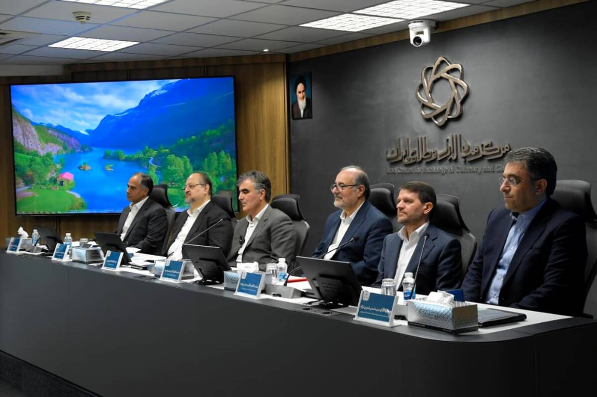 فرزین: ارزش پتروشیمی بندر امام را به ۴۰۰ میلیون دلار افزایش خواهیم داد/ عباس‌زاده: پروژه‌های پتروشیمی،۱۳ میلیارد دلار دیگر ارز لازم دارند / اخلاقی: اعتبار هلدینگ خلیج‌فارس، ضامن ایفای تعهدات این مجموعه است/ امین‌نژاد: حدود ۲ میلیارد دلار از تعهدات بیدبلند
