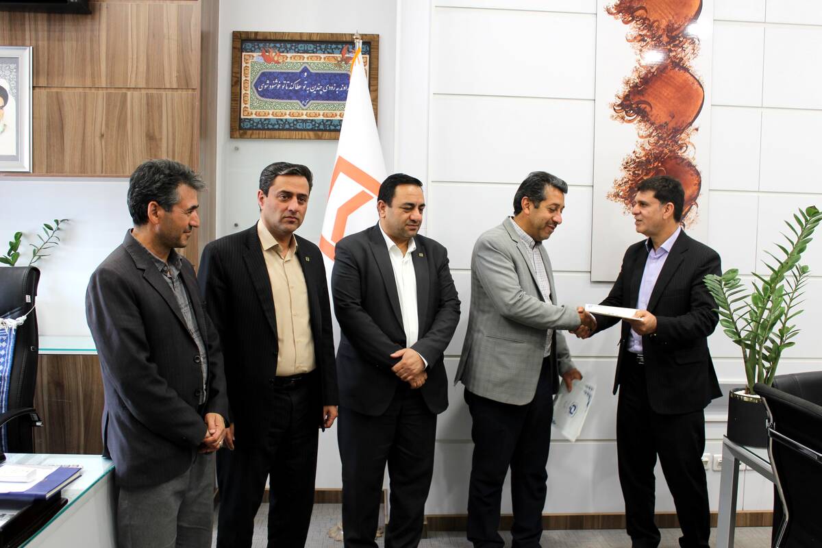  تقدیر بنیاد مسکن یزد از همکاری بانک مسکن در بهسازی و نوسازی واحدهای روستایی / نقش‌آفرینی بانک مسکن با نگاه اجتماعی