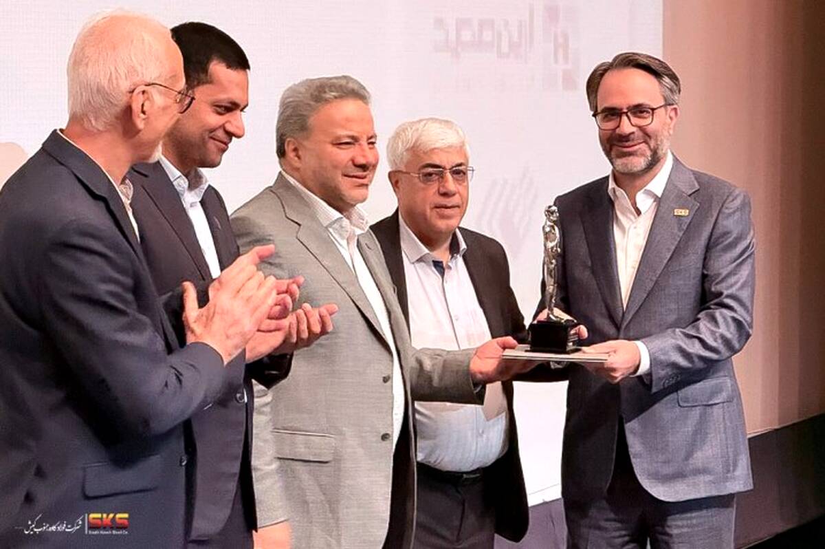 حاتمی مدیر برجسته صنعت فولاد کشور در سال ۱۴۰۴ در بخش دولتی و عمومی شد