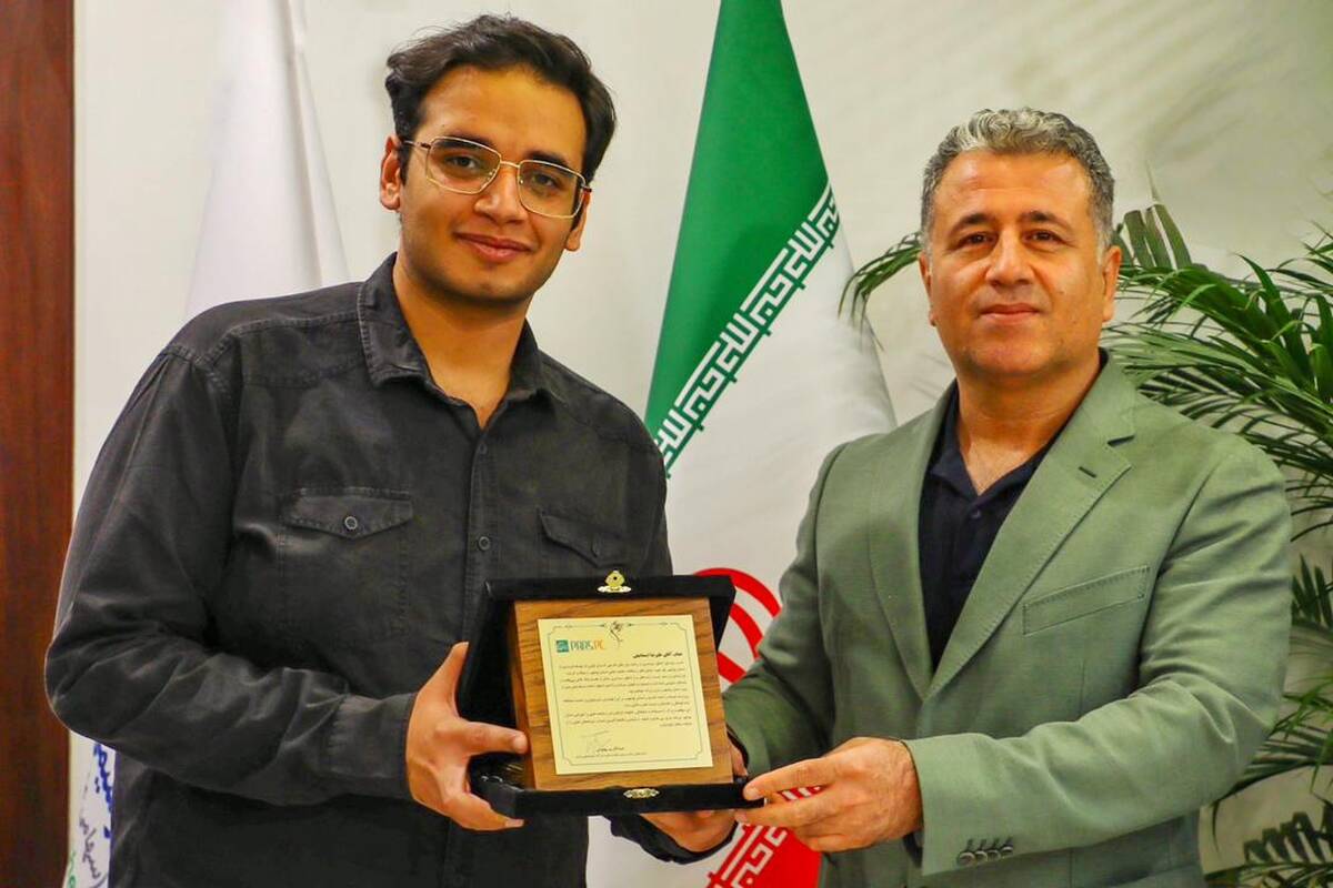 تقدیر مدیرعامل پتروشیمی پارس از دانش‌آموز بوشهریِ رتبه اول کنکور سراسری