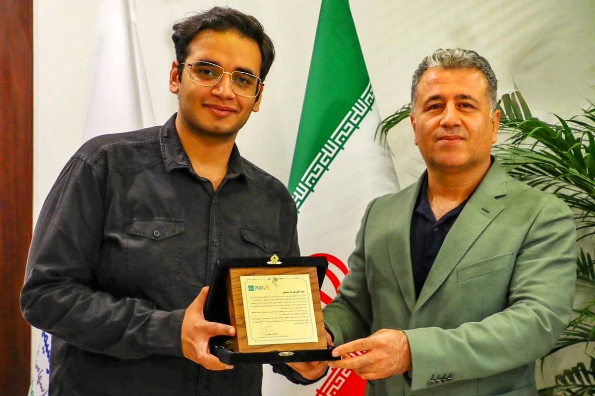 تقدیر مدیرعامل پتروشیمی پارس از دانش‌آموز بوشهریِ رتبه اول کنکور سراسری