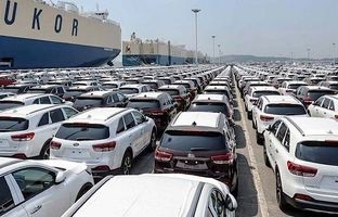 ثبت سفارش ۱۰۰ هزار خودروی وارداتی در کشور/خودروسازان برای افزایش قیمت درخواست داده‌اند