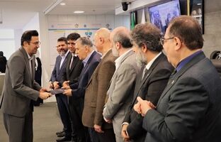 دریافت لوح سپاس برای «تدوین سند استراتژی بیمه دی» در جشنواره ملی بهره‌وری