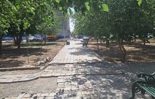  آغاز عملیات بهسازی کفپوش بوستان مرجان در منطقه ۱۹ تهران