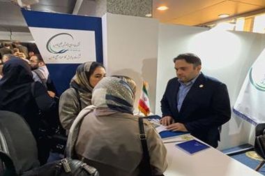  بازدید مدیرعامل گروه صنایع پتروشیمی خلیج‌فارس از غرفه پالایش گاز هویزه در پتروفن ۱۴۰۴