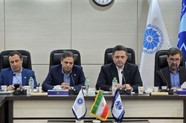 تحقق انقلاب دیجیتال با عبور از ۸۰۰ هزار اتصال فیبر نوری؛ خیز بلند مخابرات برای ۵۰ هزار اتصال هفتگی در سال ۱۴۰۵