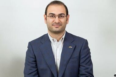 وزیر اقتصاد: بورس باید به مرکز اعتماد و تامین مالی اقتصاد ایران تبدیل شود/ بازار سهام در آستانه جهش قرار دارد/ دکتر صیدی: در بازار سرمایه بزرگ شده‌ام و شاگردی کرده‌ام