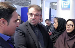 بازدید معاون وزیر صمت از غرفه پتروشیمی خوزستان