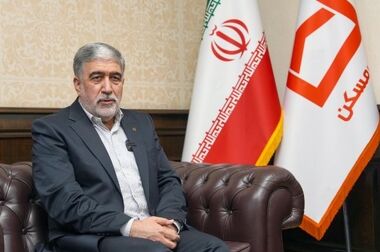 دیدار مدیرعامل بیمه دی با جانبازان بیمارستان صدر همزمان با بزرگداشت روز جانباز