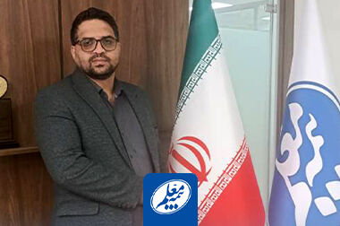 تجلیل از پدر دو دانش‌آموز شهید میناب در دیدار با رئیس‌کل بیمه مرکزی به دعوت بیمه معلم