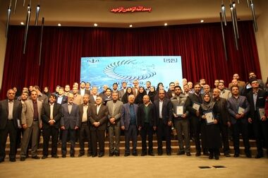 شرکت توسعه آهن و فولاد گل‌گهر تندیس جایزه ملی فولاد ایران را دریافت کرد
