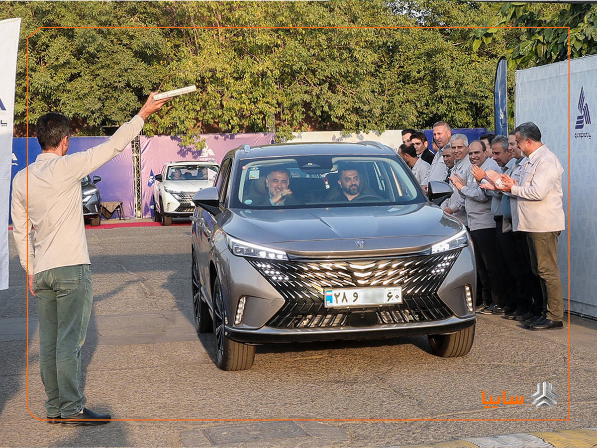 تحویل خودرو رووی eRX5 آغاز شد