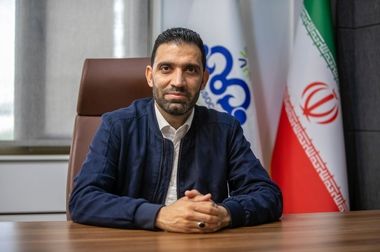 اعطای نشان اقتصاد مقاومتی به مدیرعامل شرکت نفت ستاره خلیج فارس