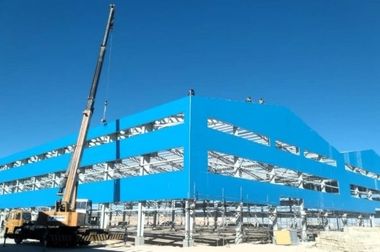 بازدید جانشین پلیس امنیت اقتصادی فراجا از غرفه فولاد اقلید پارس در نمایشگاه متافو