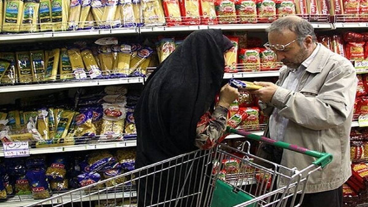 تمرکز اتاق اصناف جلوگیری از احتکار کالا است/قیمت‌های جدید به زودی برچسب گذاری می‌شود