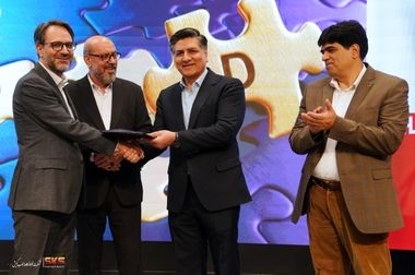 از هرمزگان تا تالار شیشه‌ای؛ هشت سال حضور فولاد کاوه جنوب کیش در بورس تهران