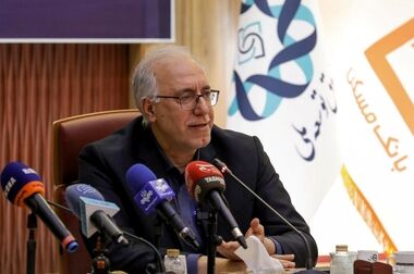 ابراز همدردی مدیرعامل بانک مسکن با خانواده حسین سبزبان