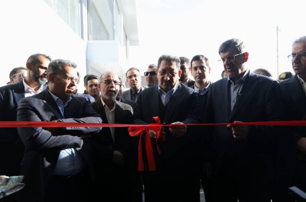 تولید، ستون فقرات کشور است/ افتتاح واحد تولیدی بسپار جم در شهرک صنعتی تفت ۲ با حضور وزیر صمت