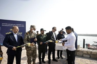 مراسم رونمایی رسمی از خودروی پلاک موقت منطقه آزاد انزلی برگزار شد