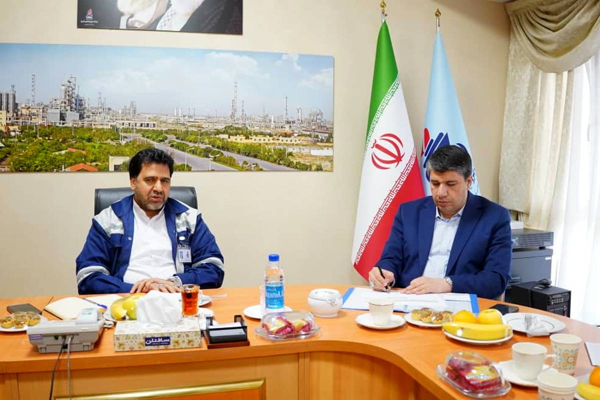  تاکید بر تقویت تعاملات بین بانک توسعه صادرات ایران و پتروشیمی تبریز