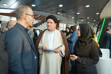 نشست بی‌واسطه و رودرروی شریعتمداری با تولیدکنندگان داخلی صنعت پتروشیمی
