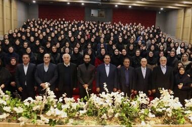 بازدید رئیس گروه مالی گردشگری از نمایشگاه بین‌المللی گردشگری