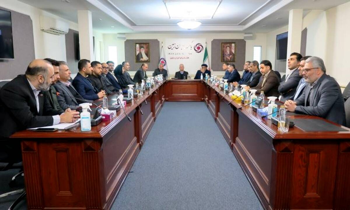 برگزاری نشست های صمیمی هیأت سرپرستی بانک ایران زمین با کارکنان واحدهای ستادی