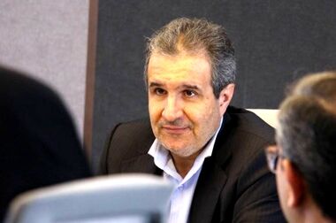 بررسی مسائل و مشکلات مرتبط با فعالان اقتصادی و تولیدکنندگان با حضور نماینده مردم جلفا در مجلس شورای اسلامی و معاون وزیر صمت