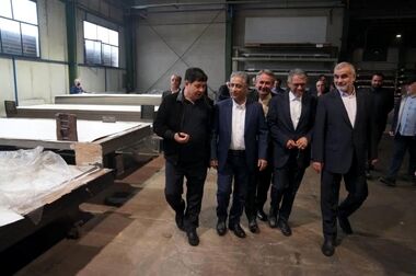 سه نشان افتخار برای بانک صنعت و معدن در یک روز