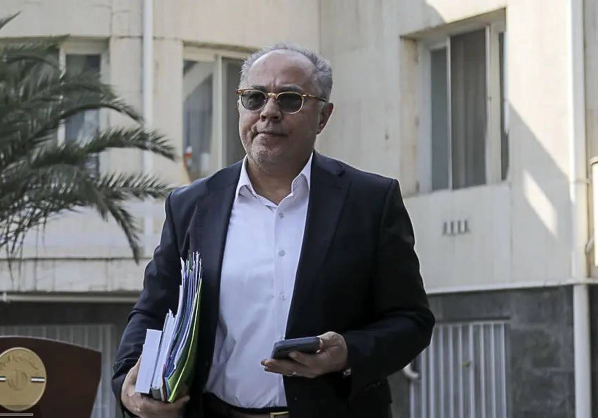 عمده نوسانات نرخ ارز مربوط به مناقشات منطقه‌ای است/ دادن هدیه به نمایندگان برای انصراف از استیضاح صحت ندارد