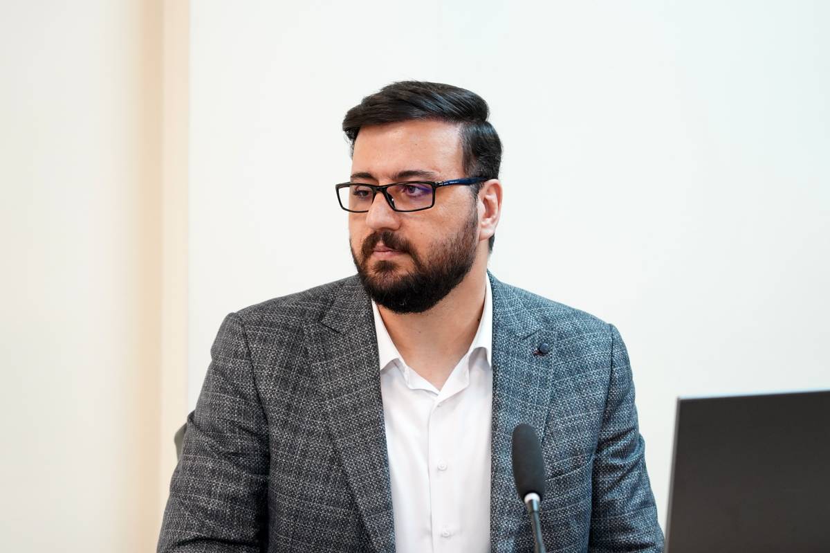 رئیس کمیسیون سلامت دیجیتال: ترک فعل 13ماهه را با ممنوعیت پاسخ داده‌اند