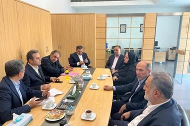 بازدید مدیر استانی بانک صنعت و معدن از مجتمع اروم صنعت سامان؛ تأکید بر حمایت از قطب تریلرسازی کشور