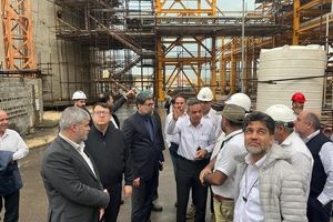 بازدید معاون وزیر صمت و رئیس هیأت عامل ایدرو از پروژه فاز ۱۴ پارس جنوبی در عسلویه