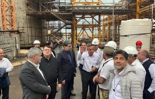 بازدید معاون وزیر صمت و رئیس هیأت عامل ایدرو از پروژه فاز ۱۴ پارس جنوبی در عسلویه