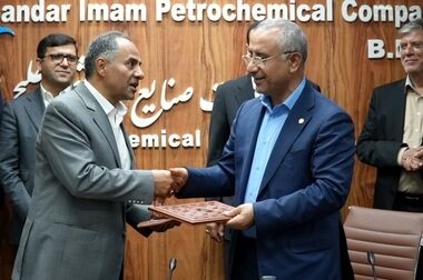 منطقه ویژه اقتصادی پتروشیمی ماهشهر قطب اقتصاد کشور است