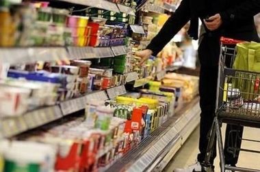 تکانه‌های ارزی در بازار کالای اساسی و معیشت مردم+جدول قیمت‌ها