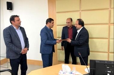 بازدید مدیرعامل بانک صنعت و معدن از شعبه بورس کالای ایران