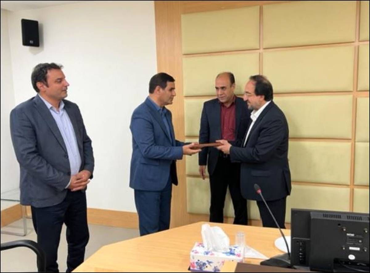 معارفه مدیر استانی جدید بانک صنعت و معدن استان هرمزگان با حضور معاون راهبری شعب و توسعه کسب و کار این بانک