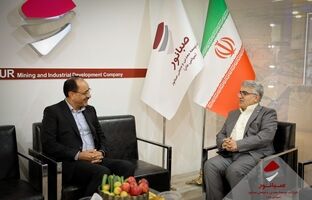 حضور نایب‌رئیس کمیسیون صنایع و معادن مجلس در غرفه صبانور
