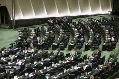 بررسی مسائل و مشکلات مرتبط با فعالان اقتصادی و تولیدکنندگان با حضور نمایندگان مردم بابل و شوشتر در مجلس شورای اسلامی و معاون وزیر صمت