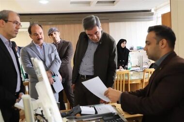 بازدید رئیس‌کل بیمه مرکزی از شعبه بیمه تعاون در کرمانشاه
